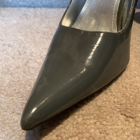 Super SEXY gray stiletto pointy toe 4” pumps from WET SEAL. Size 7.5. - Picture 5 of 9